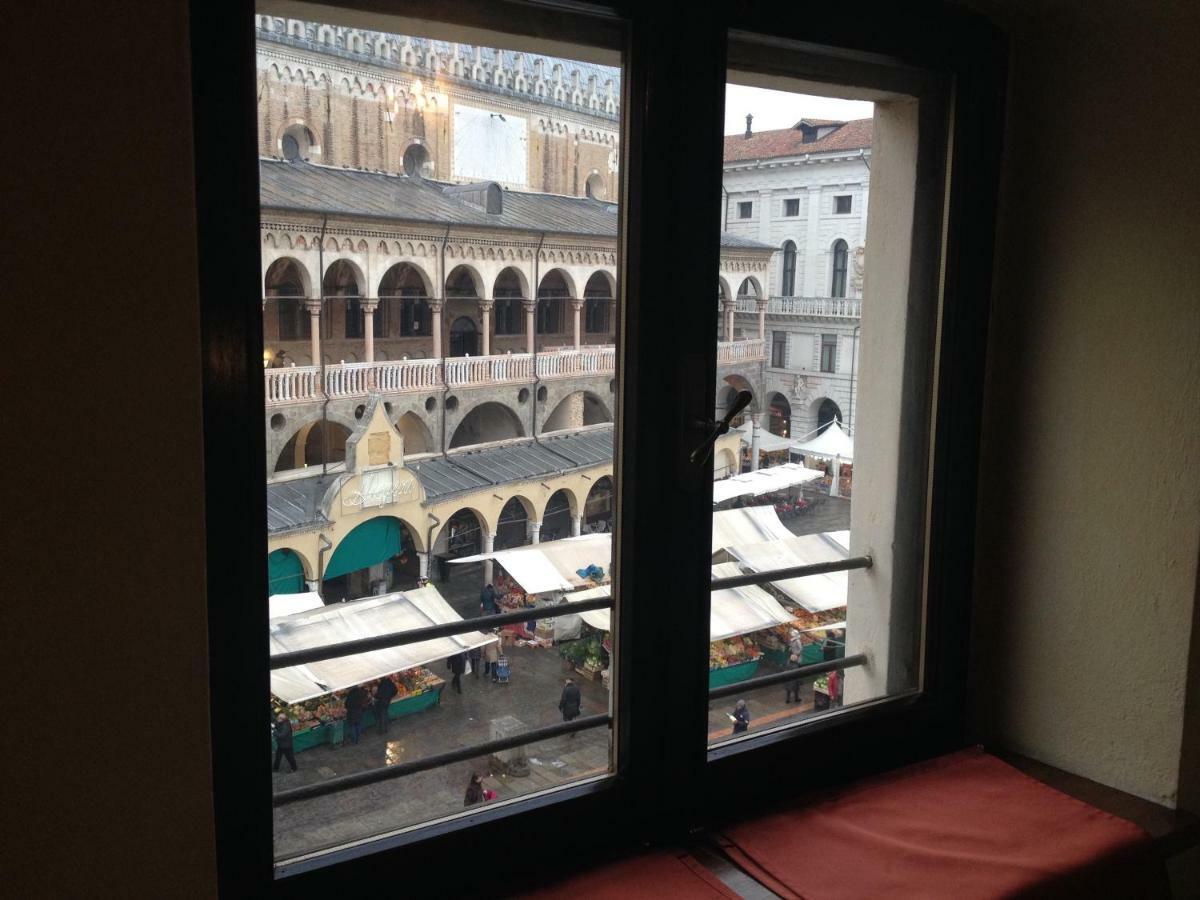 Appartamento Delle Erbe Padova Bagian luar foto